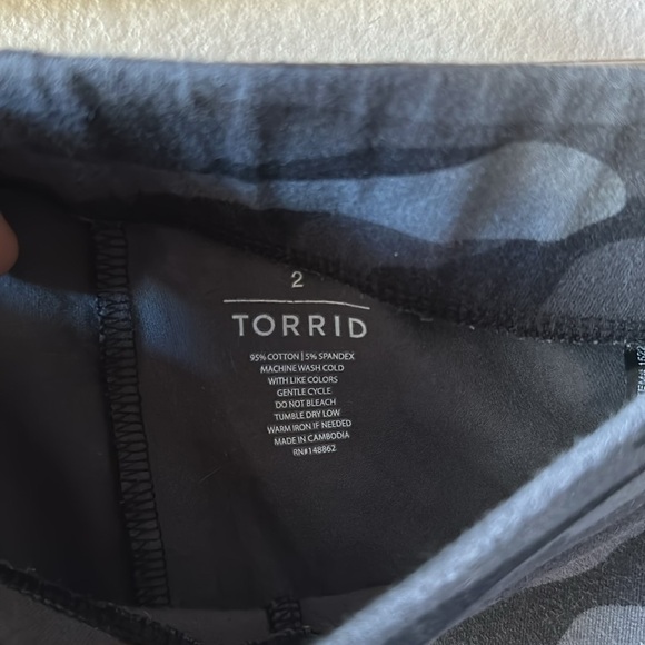 TORRID Destructed Front Premium Camo Leggings - Picture 8 of 10